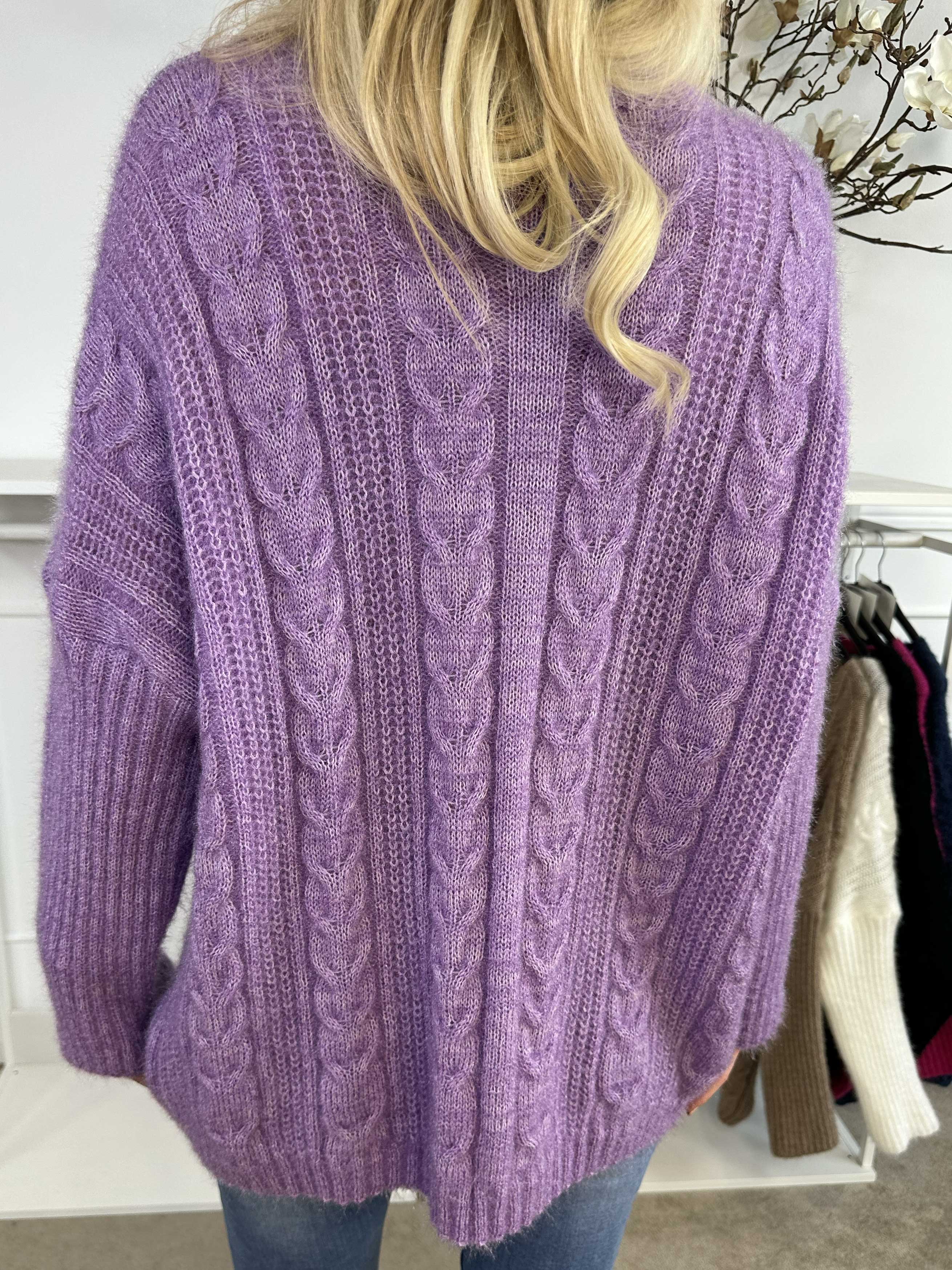 Johanna - Strikbluse med kabelstrik i shiny strik